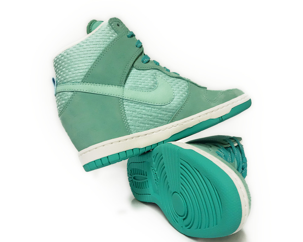 womens teal dunks